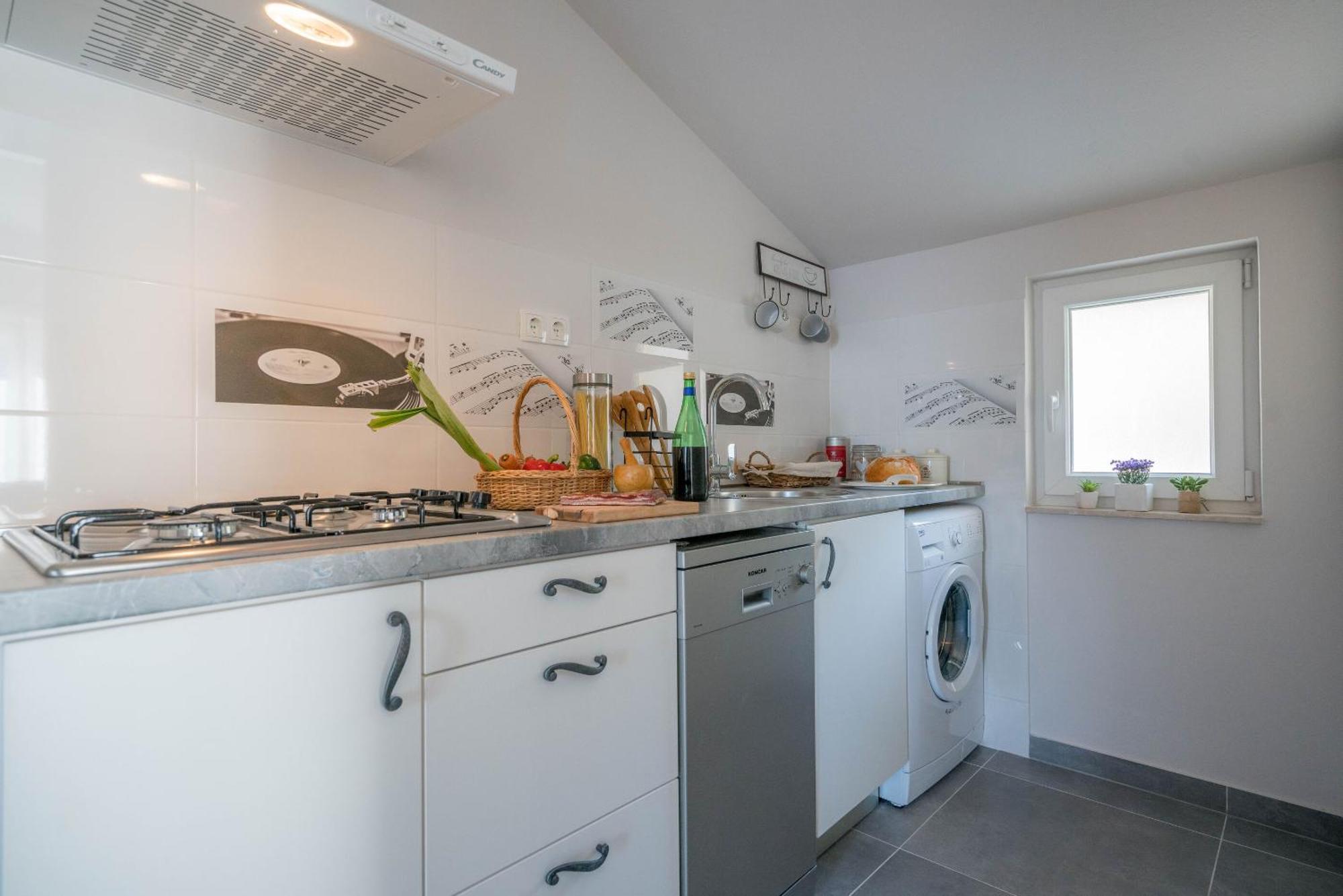 Apartmani Sonata Omiš Exterior foto
