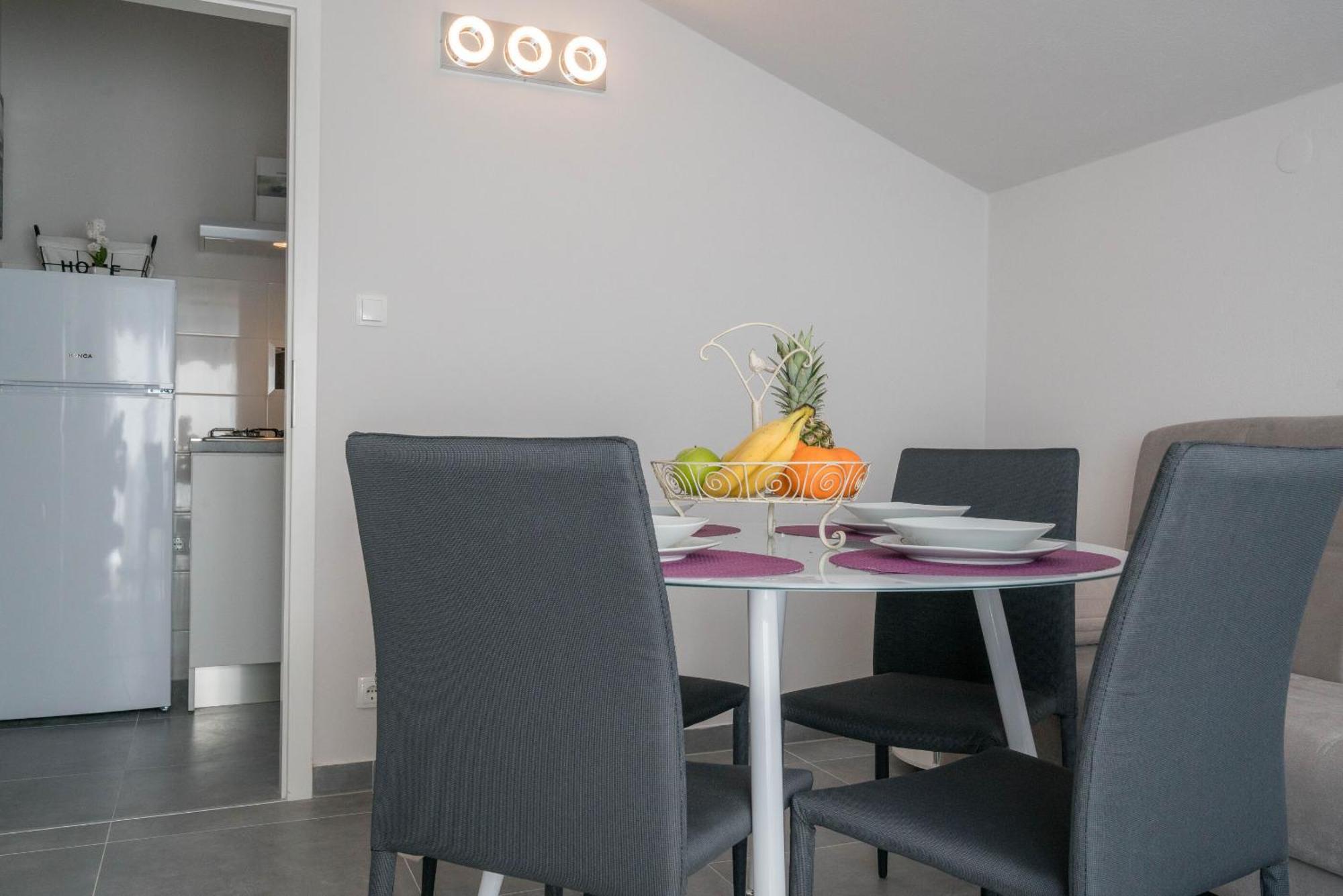Apartmani Sonata Omiš Exterior foto